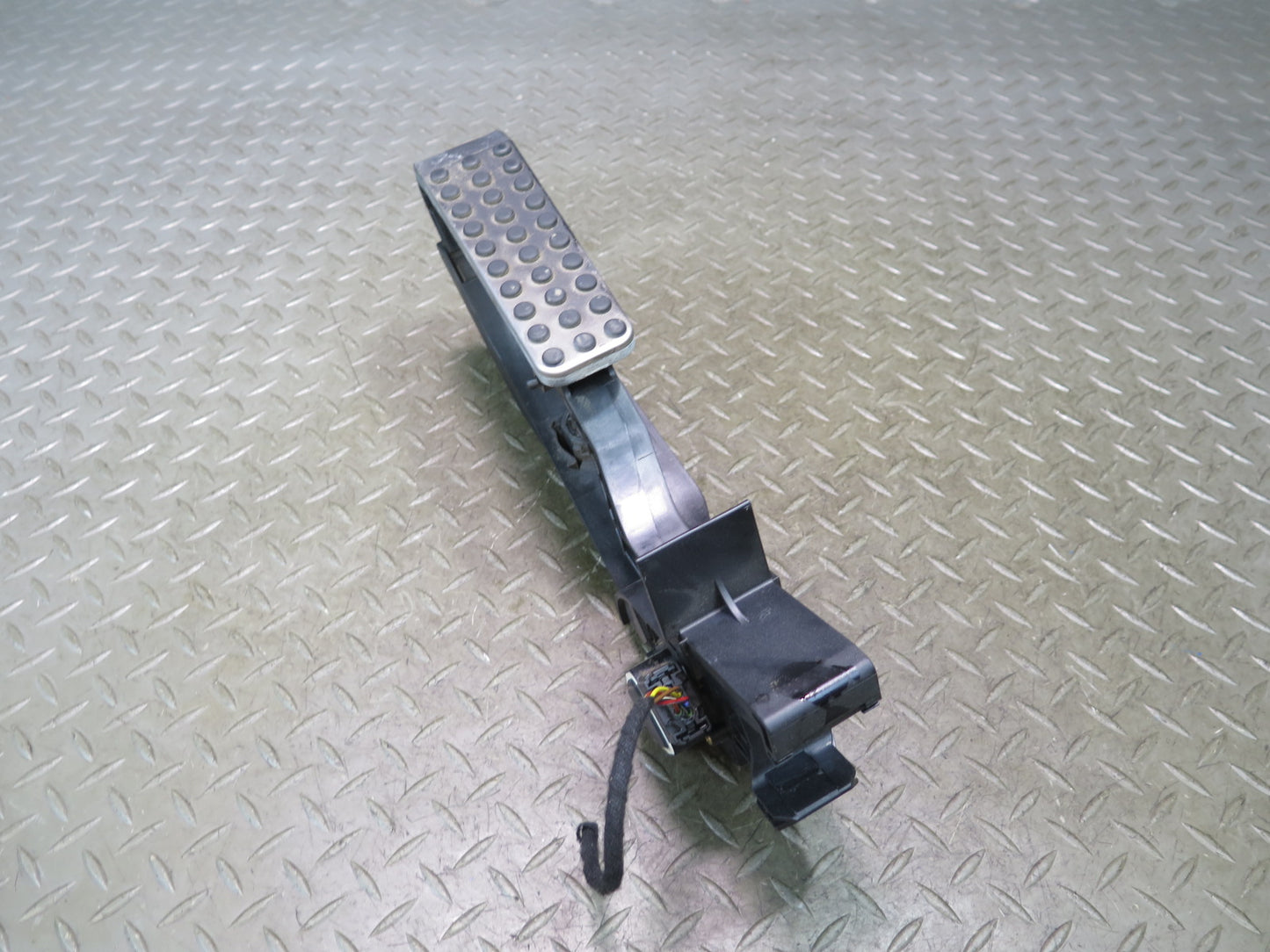05-11 Mercedes R171 Slk-class Gas Acceleration Pedal 2033000904 OEM