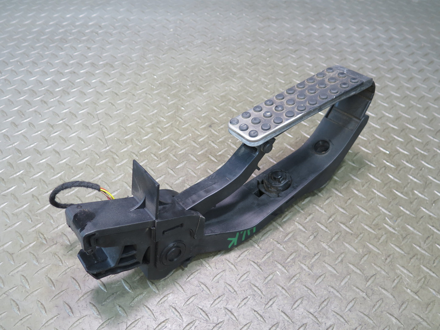 05-11 Mercedes R171 Slk-class Gas Acceleration Pedal 2033000904 OEM