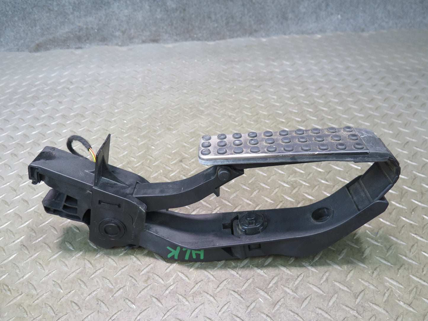 05-11 Mercedes R171 Slk-class Gas Acceleration Pedal 2033000904 OEM
