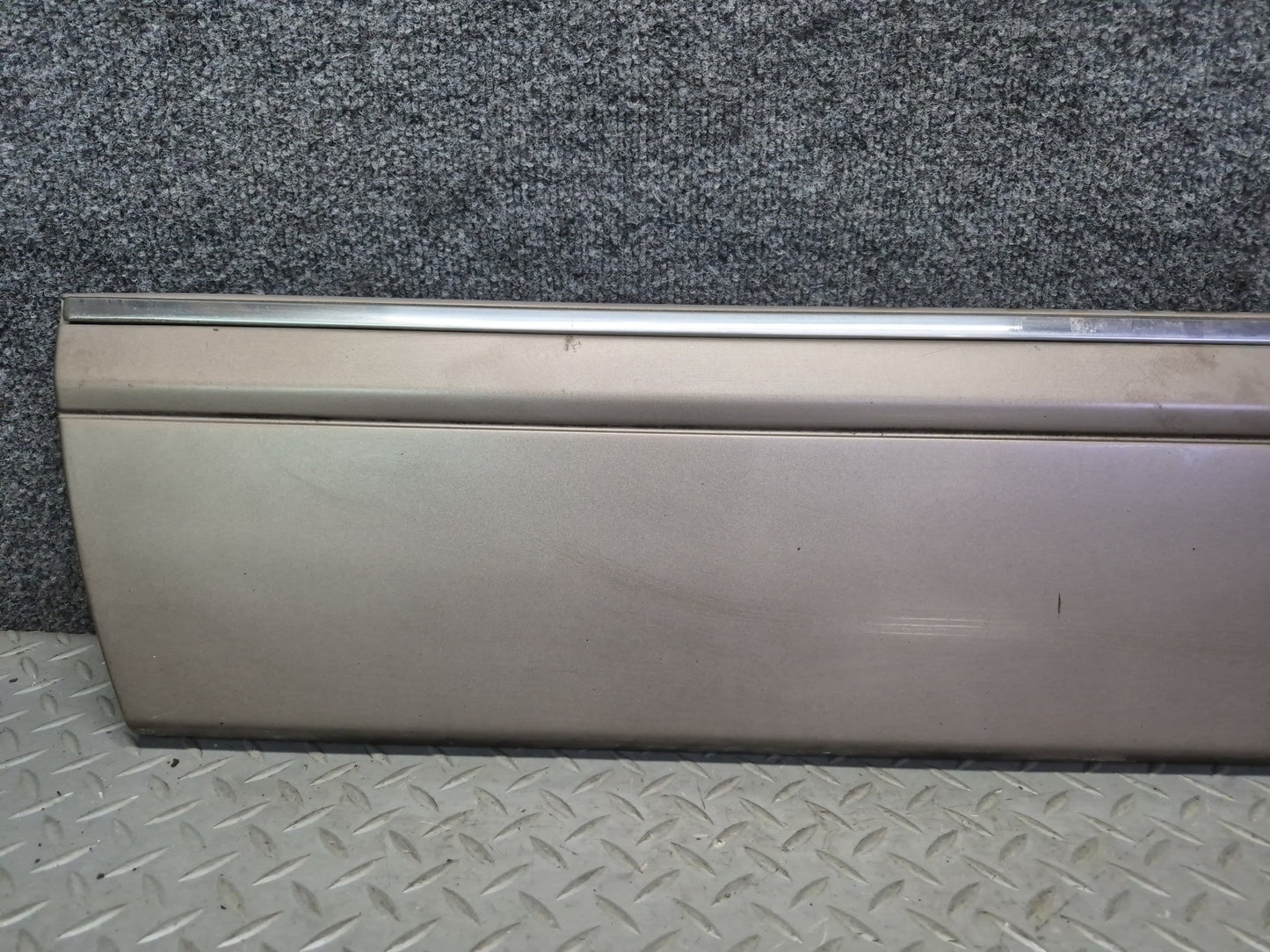 86-91 Mercedes W126 560SEL Sedan Set of 4 Left Fender Door Quarter Molding OEM