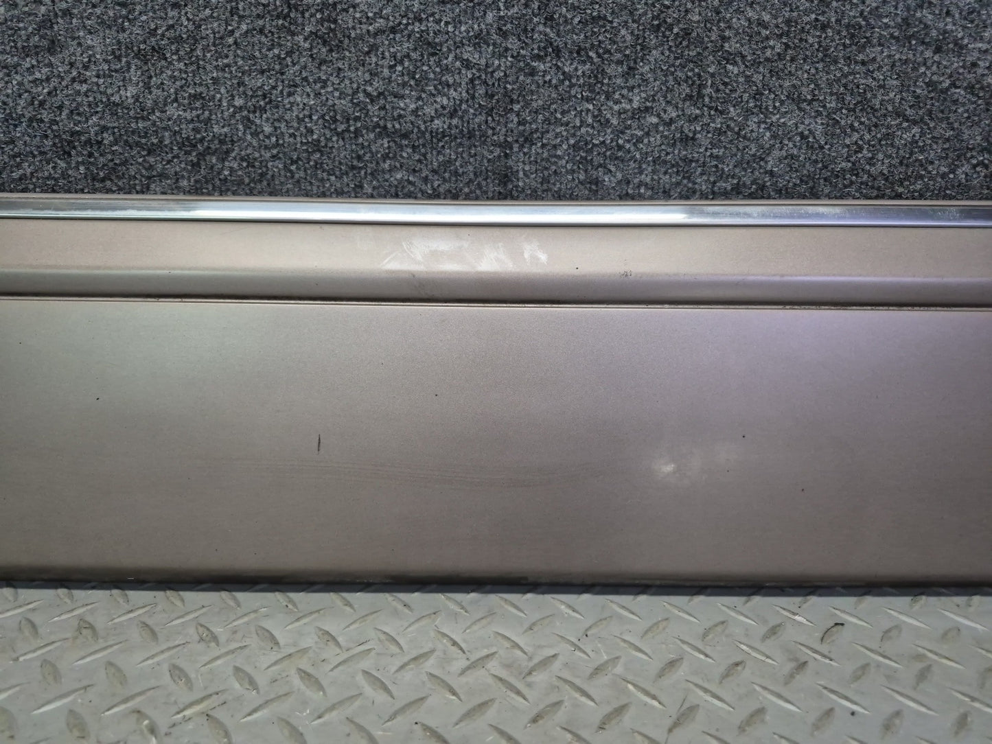 86-91 Mercedes W126 560SEL Sedan Set of 4 Left Fender Door Quarter Molding OEM