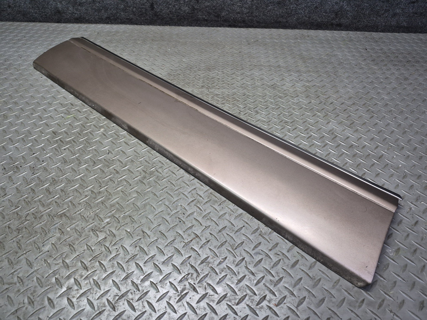 86-91 Mercedes W126 560SEL Sedan Set of 4 Left Fender Door Quarter Molding OEM