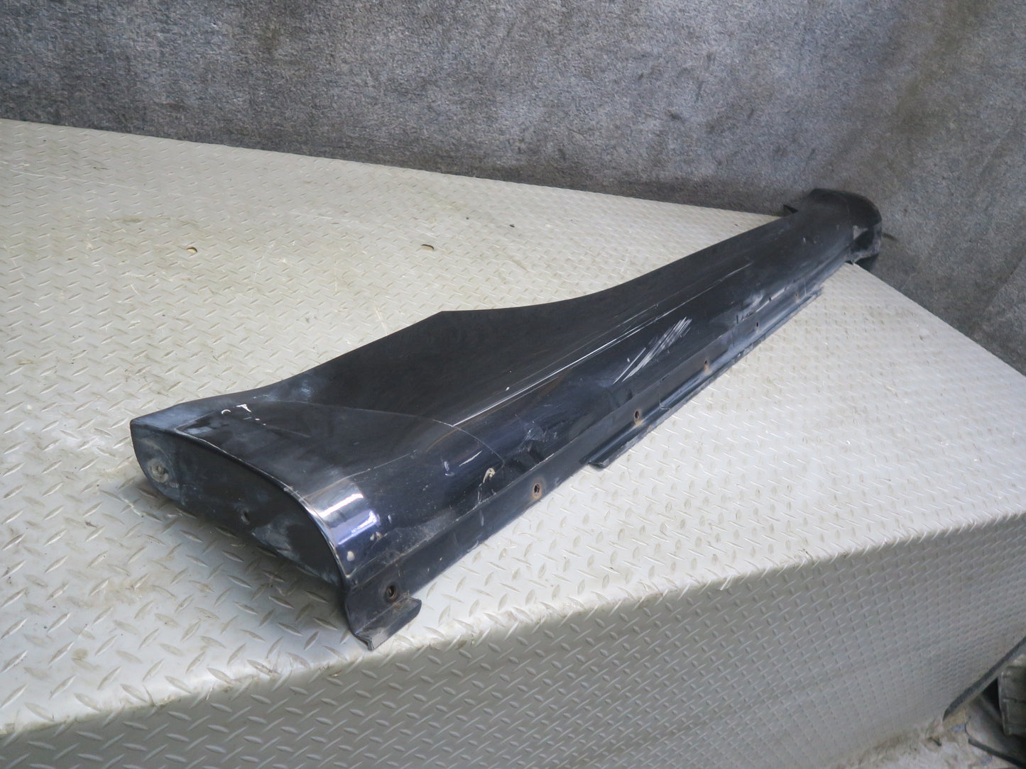 04-06 Nissan 350Z Z33 Conv Right & Left Side Skirt Rocker Panel Molding Set OEM