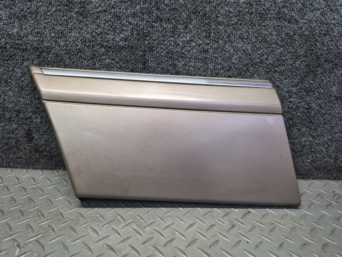 86-91 Mercedes W126 560SEL Sedan Set of 4 Left Fender Door Quarter Molding OEM