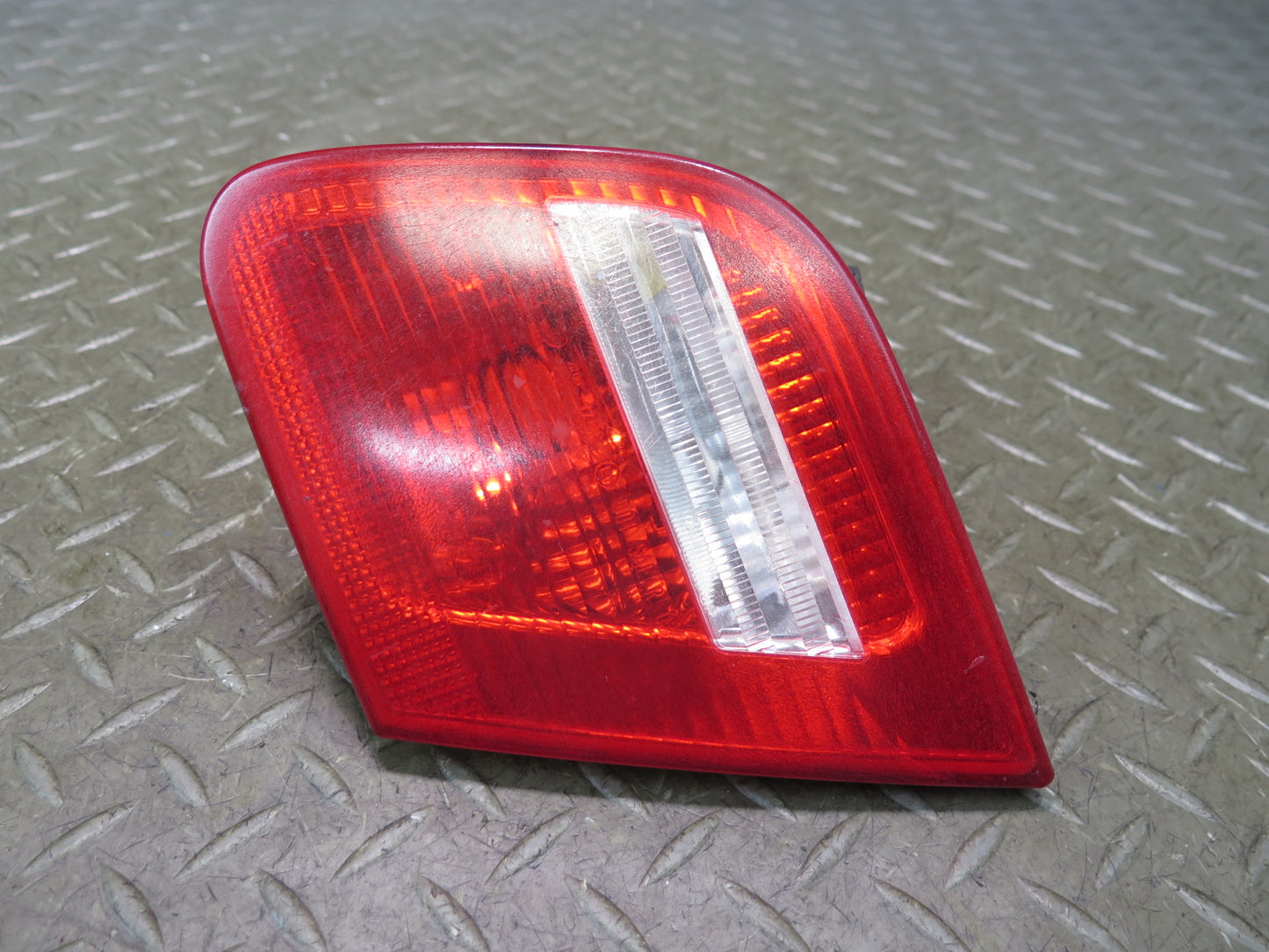 04-06 BMW E46 330ci Conv Rear Right Inner Trunk Lid Tail Light Lamp 7165844 OEM