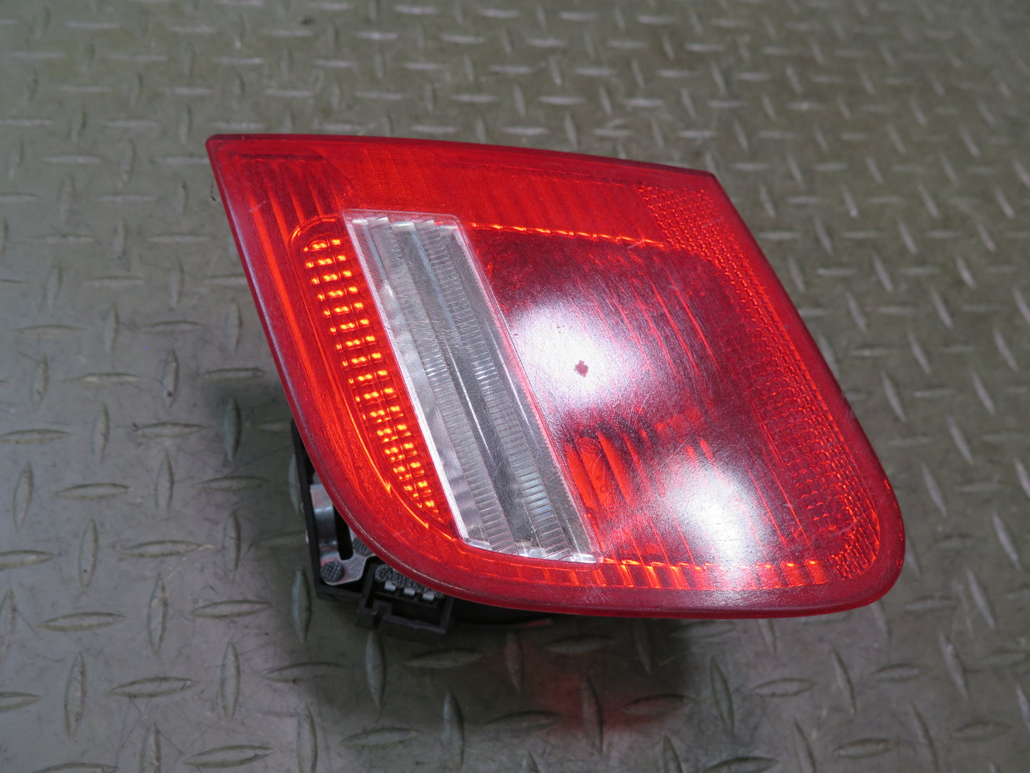 04-06 BMW E46 330ci Conv Rear Right Inner Trunk Lid Tail Light Lamp 7165844 OEM