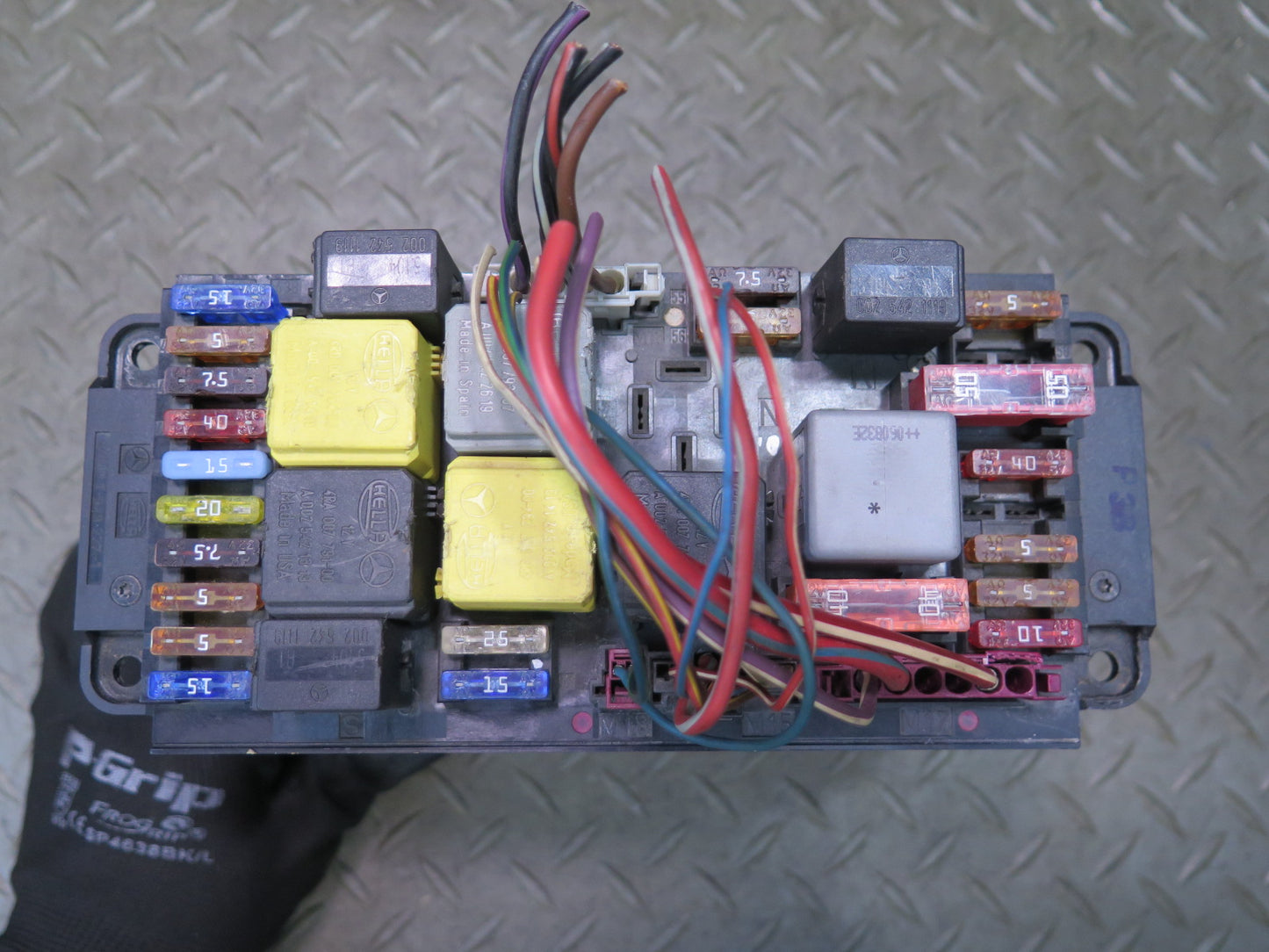 05-11 Mercedes R171 Slk-class Front SAM Fuse Relay Box Module 1715450801 OEM