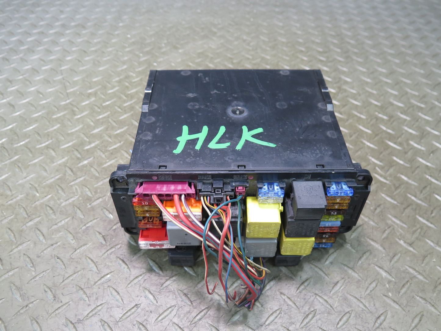 05-11 Mercedes R171 Slk-class Front SAM Fuse Relay Box Module 1715450801 OEM