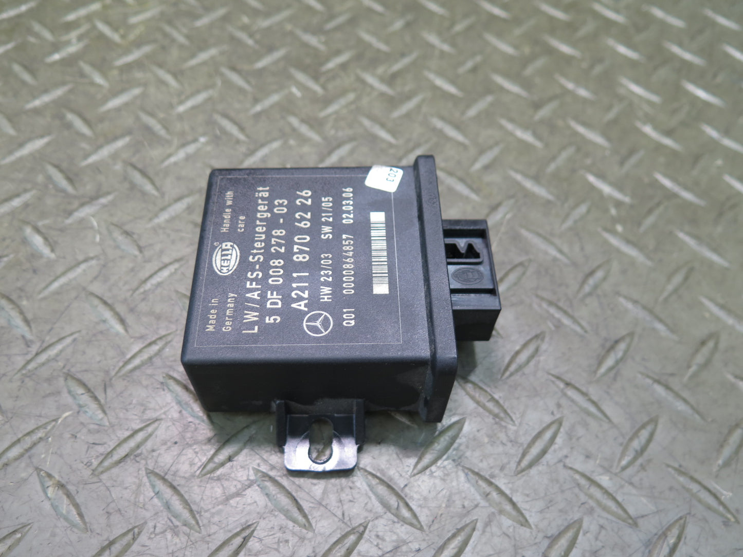 05-11 Mercedes R171 SLK Headlight Range Level Control Module 2118706226 OEM