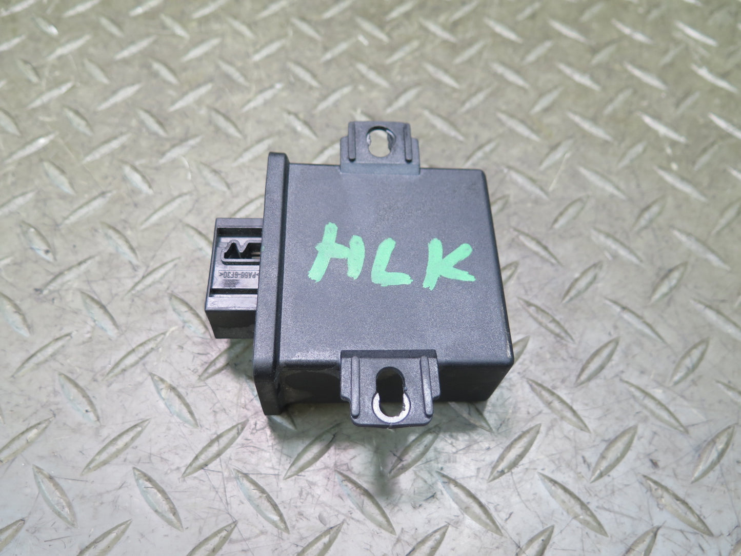 05-11 Mercedes R171 SLK Headlight Range Level Control Module 2118706226 OEM