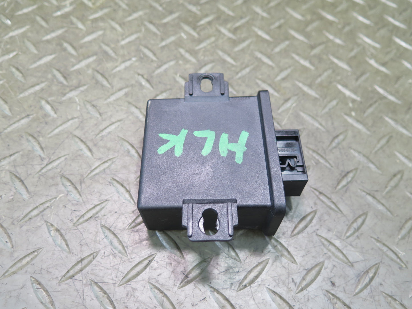05-11 Mercedes R171 SLK Headlight Range Level Control Module 2118706226 OEM