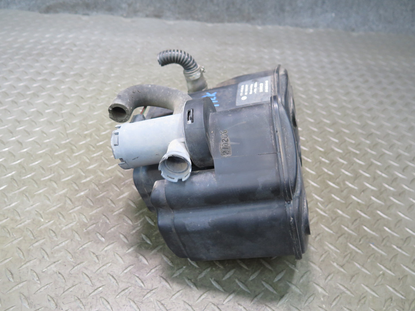05-11 Mercedes R171 Slk-class Fuel Evap Vapor Charcoal Canister 1714700259 OEM
