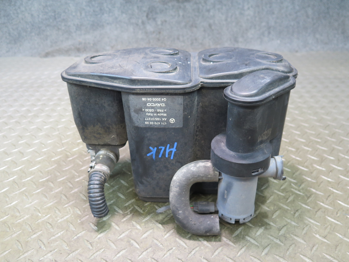 05-11 Mercedes R171 Slk-class Fuel Evap Vapor Charcoal Canister 1714700259 OEM