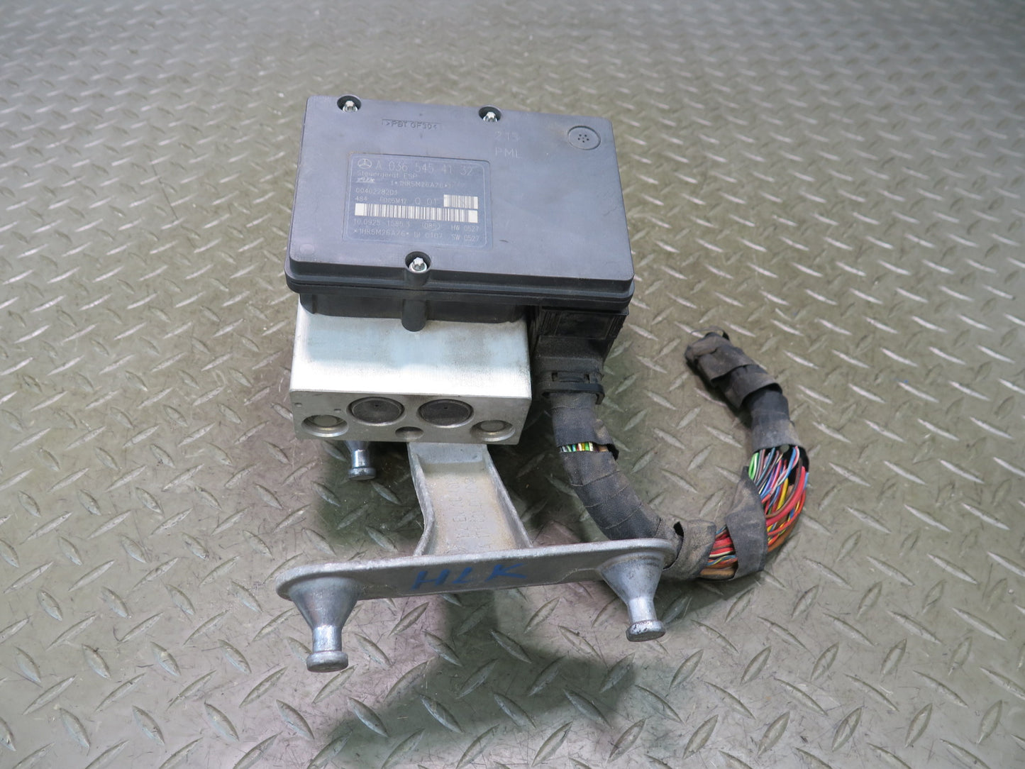 05-08 Mercedes R171 Slk-class Anti Lock Brake ABS Pump Module 0064310412 OEM