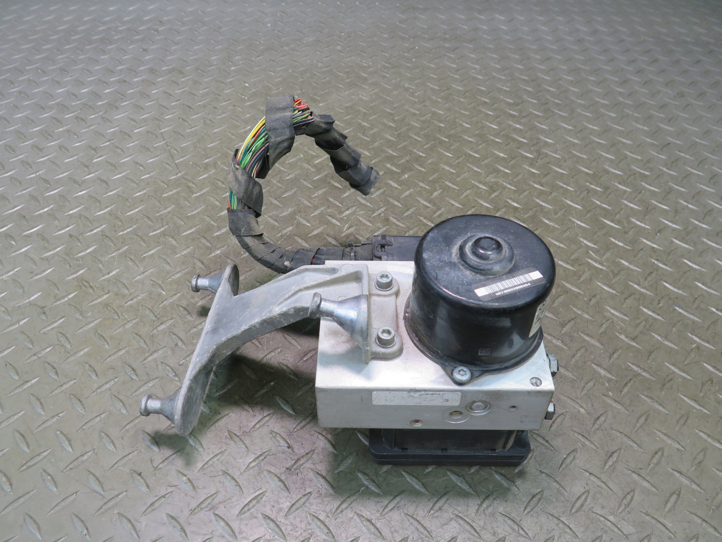 05-08 Mercedes R171 Slk-class Anti Lock Brake ABS Pump Module 0064310412 OEM