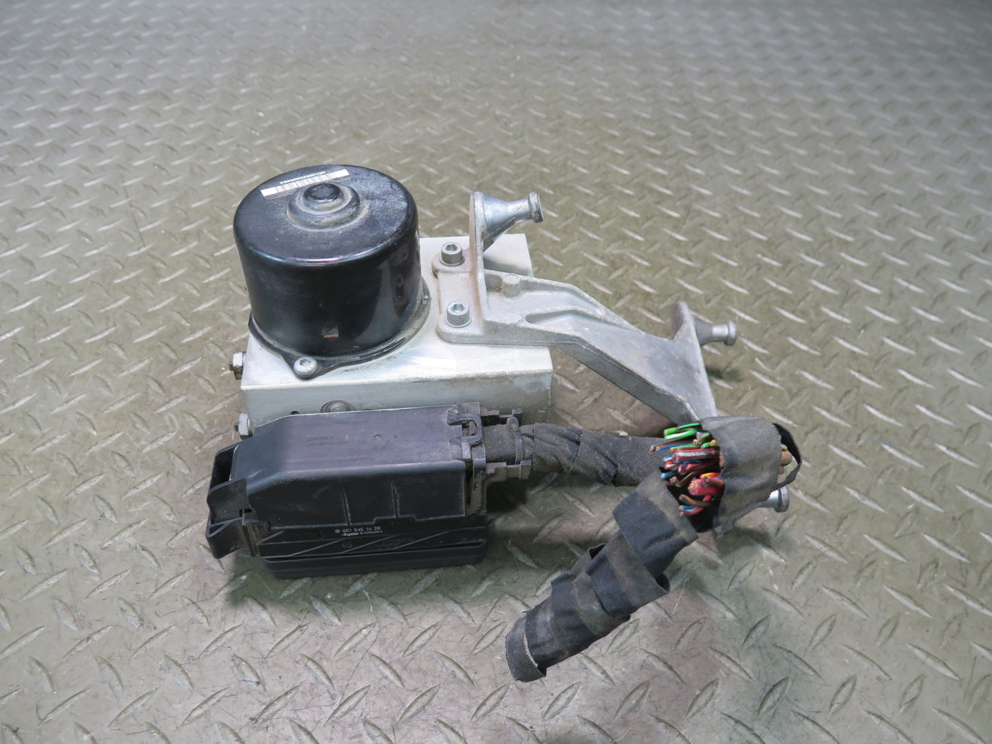 05-08 Mercedes R171 Slk-class Anti Lock Brake ABS Pump Module 0064310412 OEM