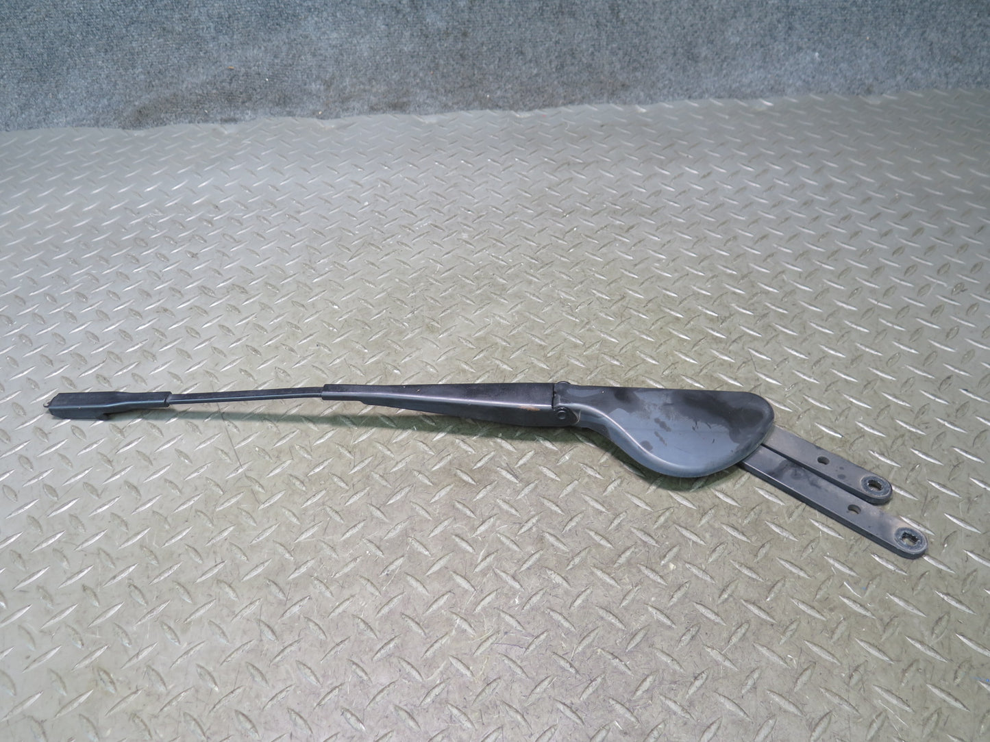 05-11 Mercedes R171 Slk-class Front Right Windshield Wiper Arm 1718200440 OEM