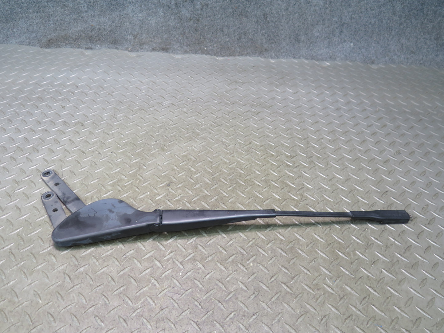 05-11 Mercedes R171 Slk-class Front Right Windshield Wiper Arm 1718200440 OEM