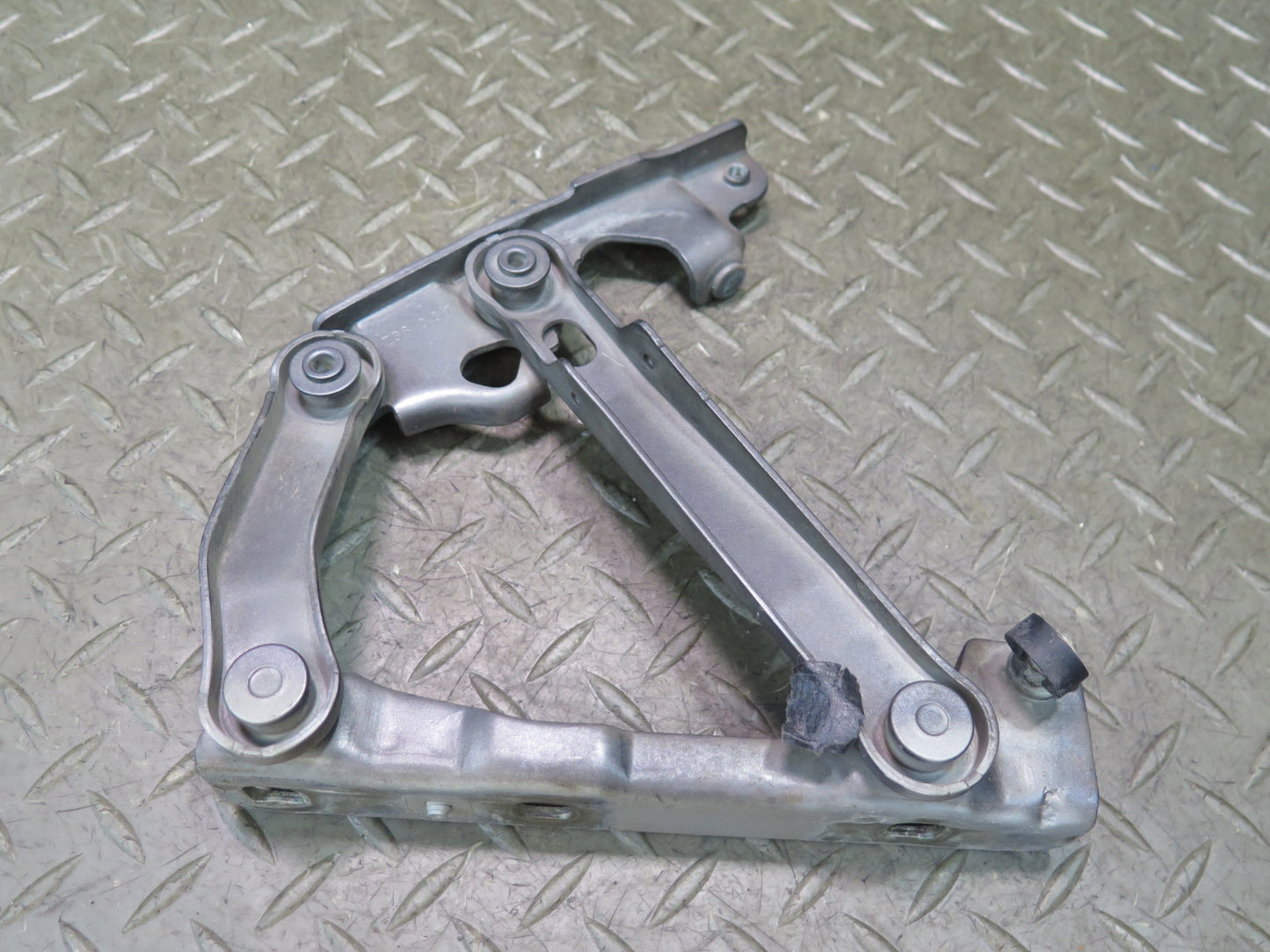 05-11 Mercedes R171 Slk-class Set of 2 Front Left & Right Hood Hinge OEM