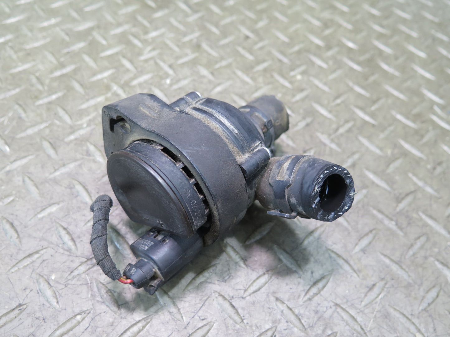05-11 Mercedes R171 Slk-class Auxiliary AUX Coolant Water Pump OEM