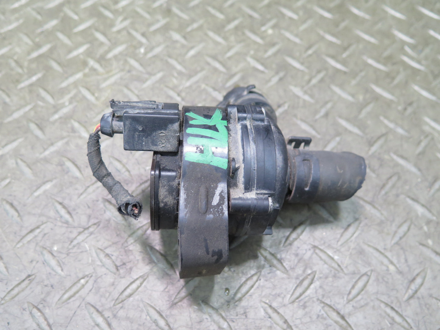 05-11 Mercedes R171 Slk-class Auxiliary AUX Coolant Water Pump OEM