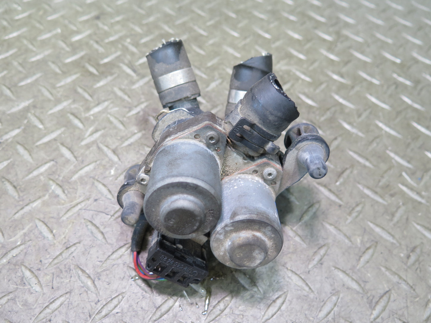 05-11 Mercedes R171 Slk-class Auxiliary Heater Coolant Water Pump 0018307784 OEM