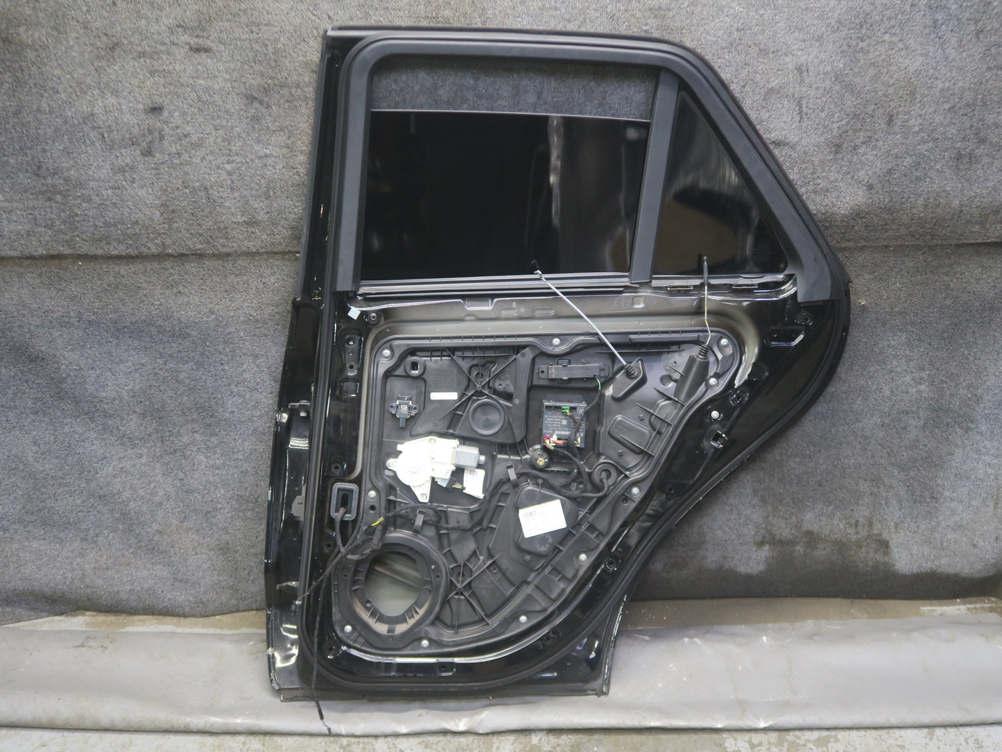 2012-2019 Mercedes W166 GLE ML Rear Right Door Shell Panel w Glass