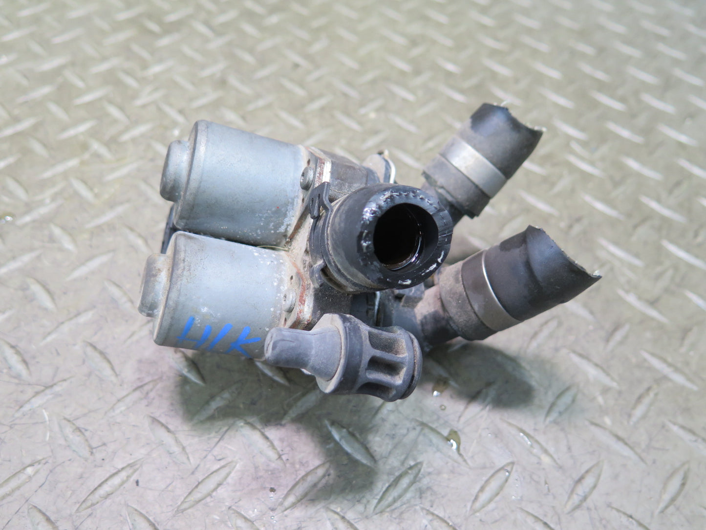 05-11 Mercedes R171 Slk-class Auxiliary Heater Coolant Water Pump 0018307784 OEM