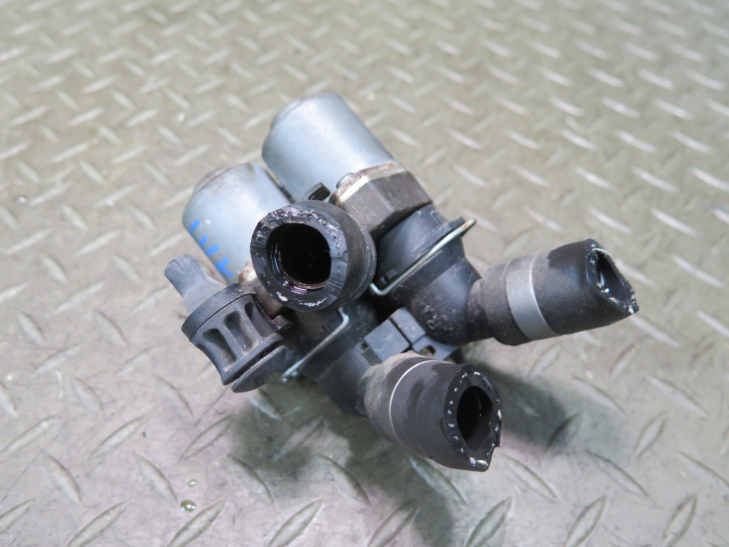 05-11 Mercedes R171 Slk-class Auxiliary Heater Coolant Water Pump 0018307784 OEM