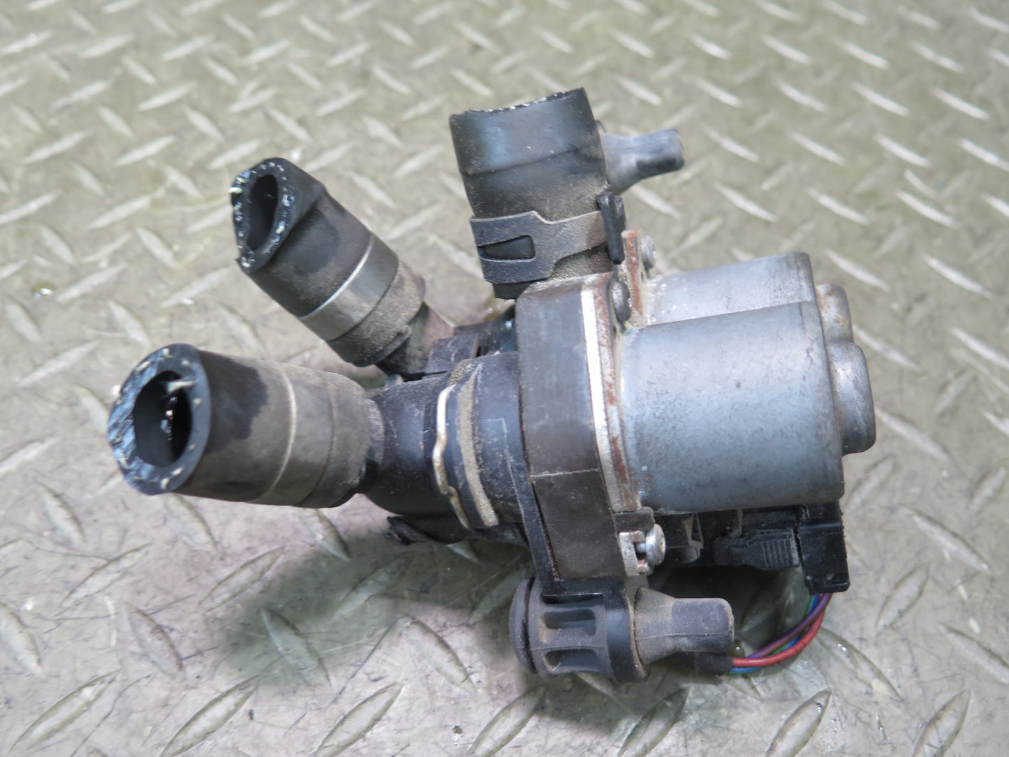 05-11 Mercedes R171 Slk-class Auxiliary Heater Coolant Water Pump 0018307784 OEM