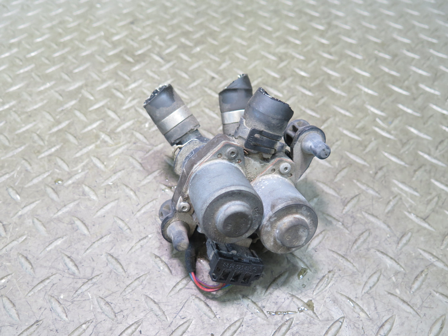 05-11 Mercedes R171 Slk-class Auxiliary Heater Coolant Water Pump 0018307784 OEM