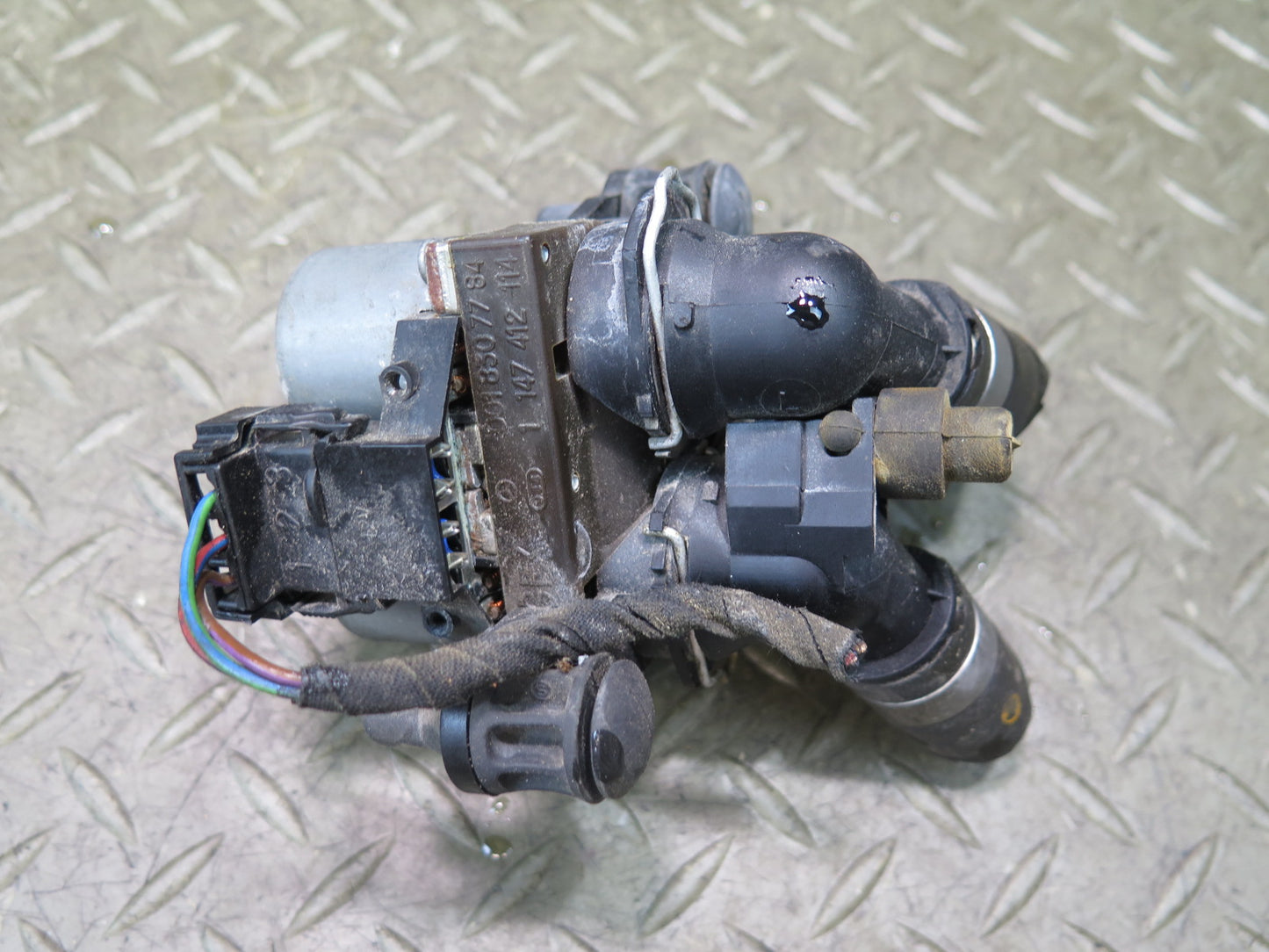 05-11 Mercedes R171 Slk-class Auxiliary Heater Coolant Water Pump 0018307784 OEM