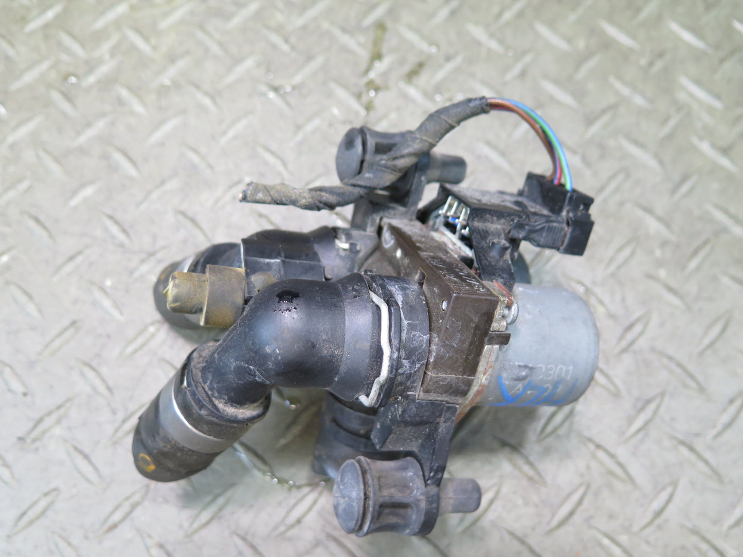 05-11 Mercedes R171 Slk-class Auxiliary Heater Coolant Water Pump 0018307784 OEM
