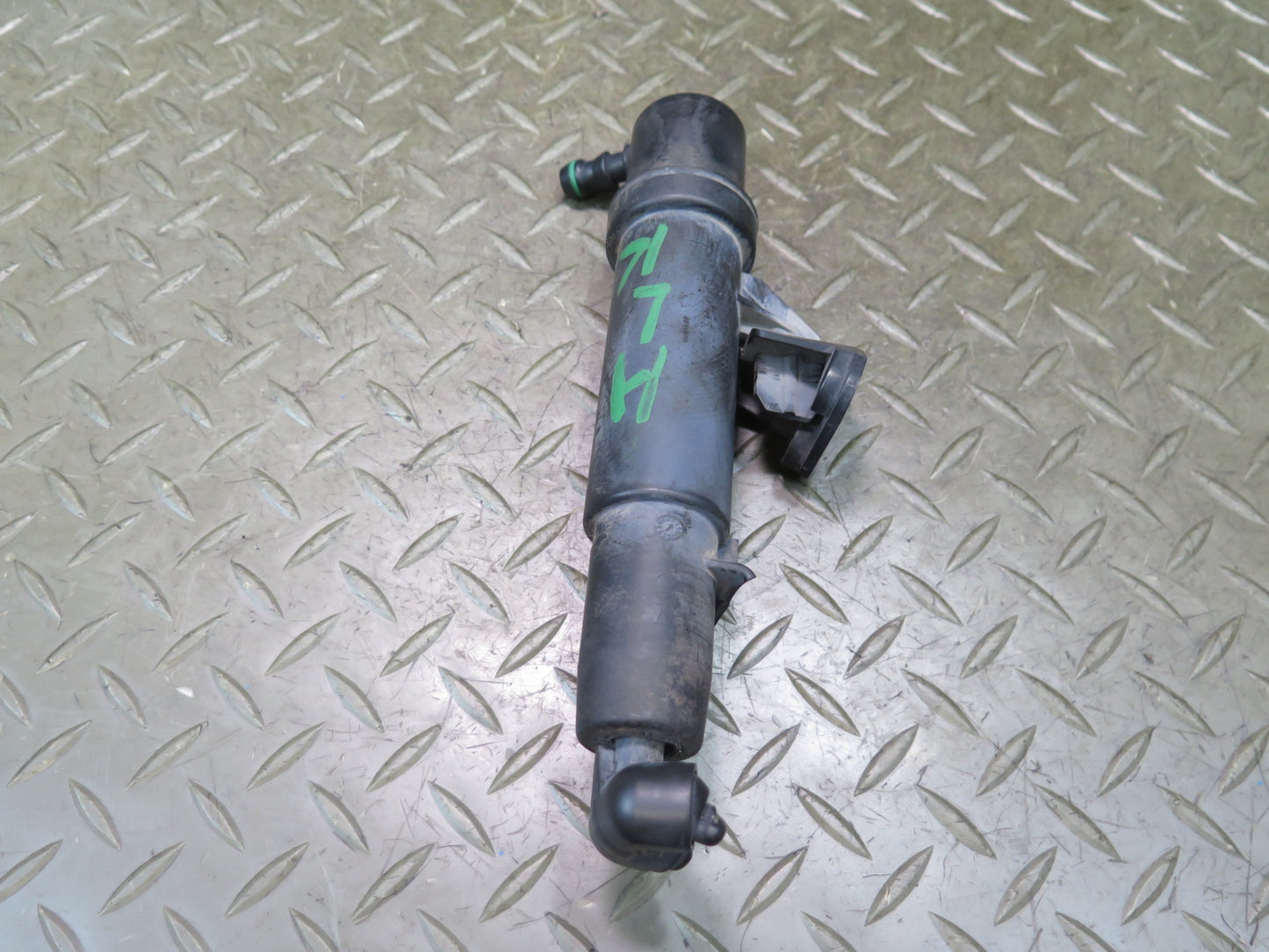05-11 Mercedes R171 SLK Set of 2 Front Headlight Washer Nozzle Spray JET OEM
