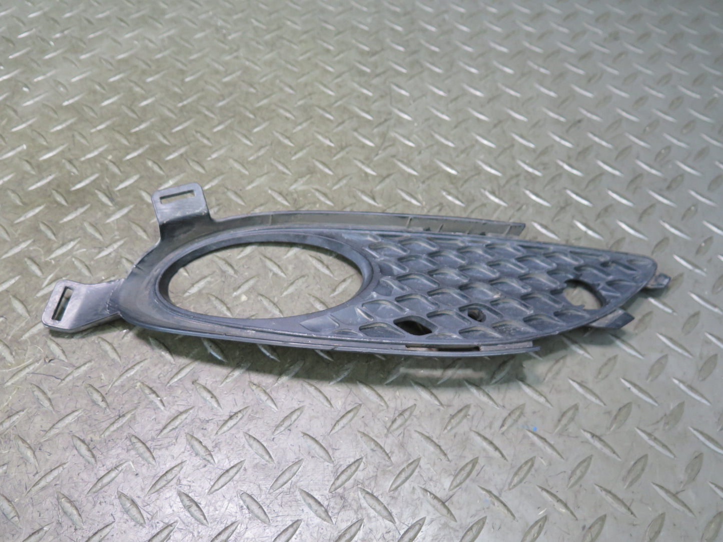 05-08 Mercedes R171 Slk-class Set of 2 Front  Bumper Fog Light Insert Grille OEM