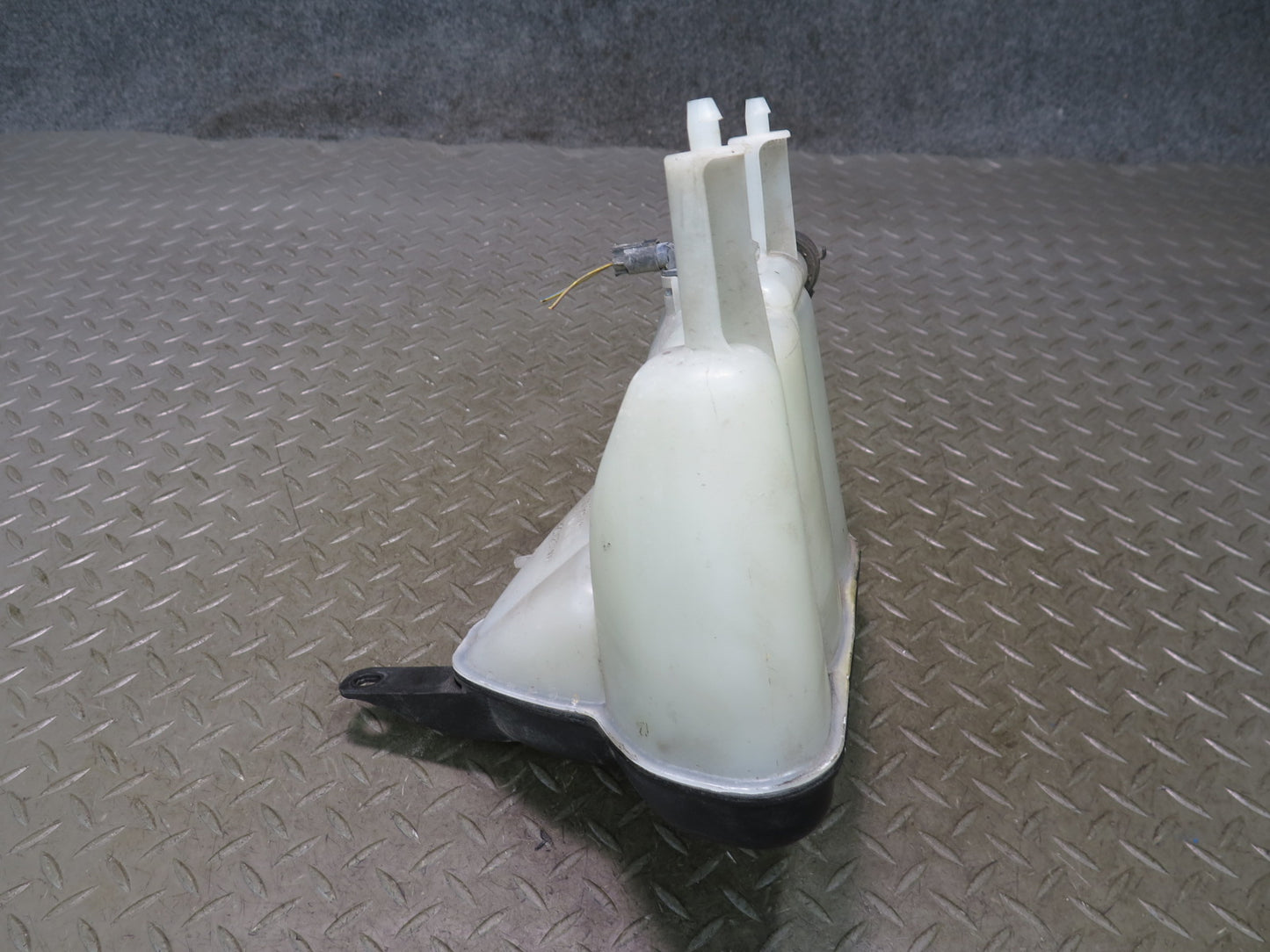 05-11 Mercedes R171 SLK Engine Coolant Expansion Overflow Reservoir Tank OEM