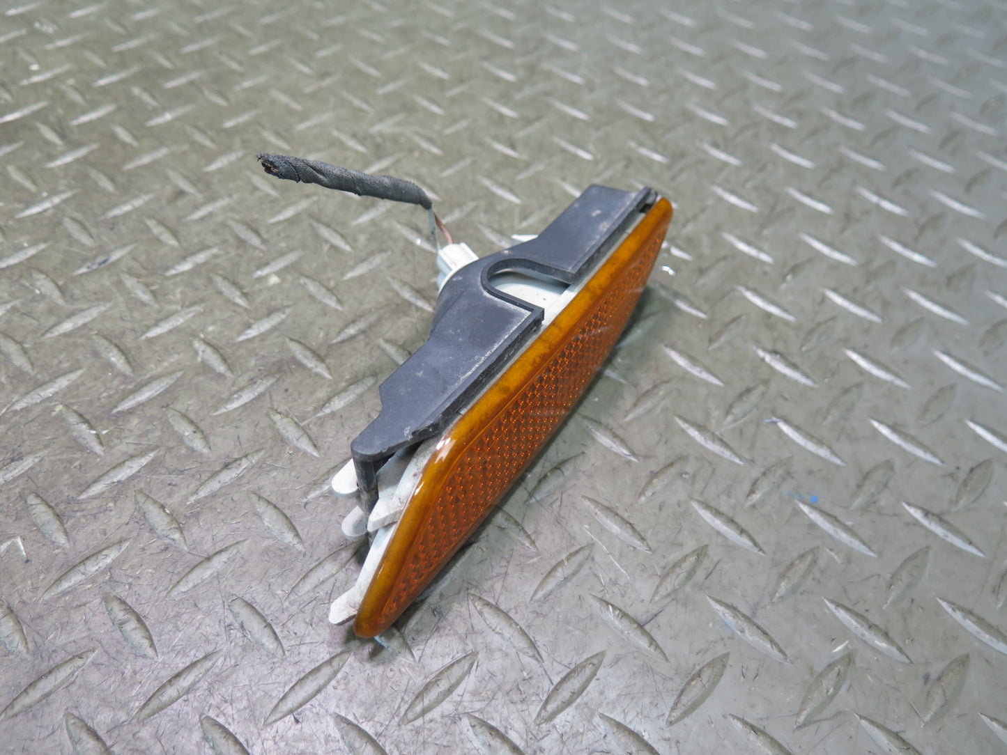 05-08 Mercedes R171 Slk-class Set of 2 Front Bumper Side Marker Light Lamp OEM