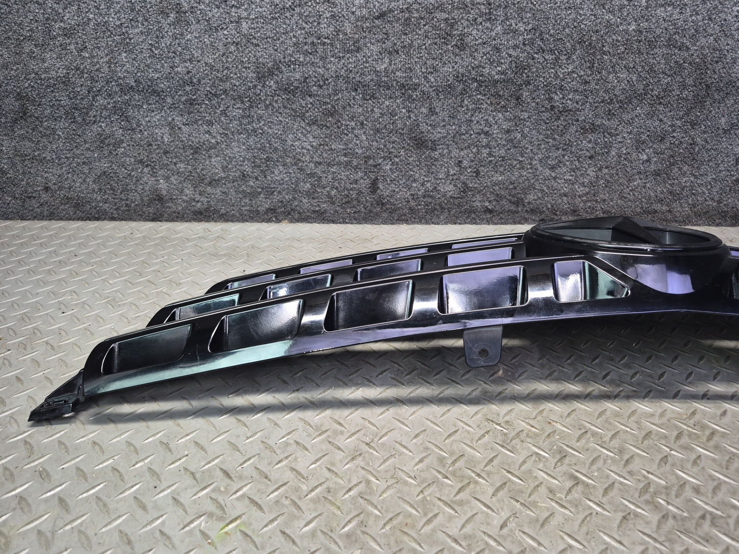2012-2015 Mercedes W166 Ml-class Front Bumper Exterior Grille w Emblem