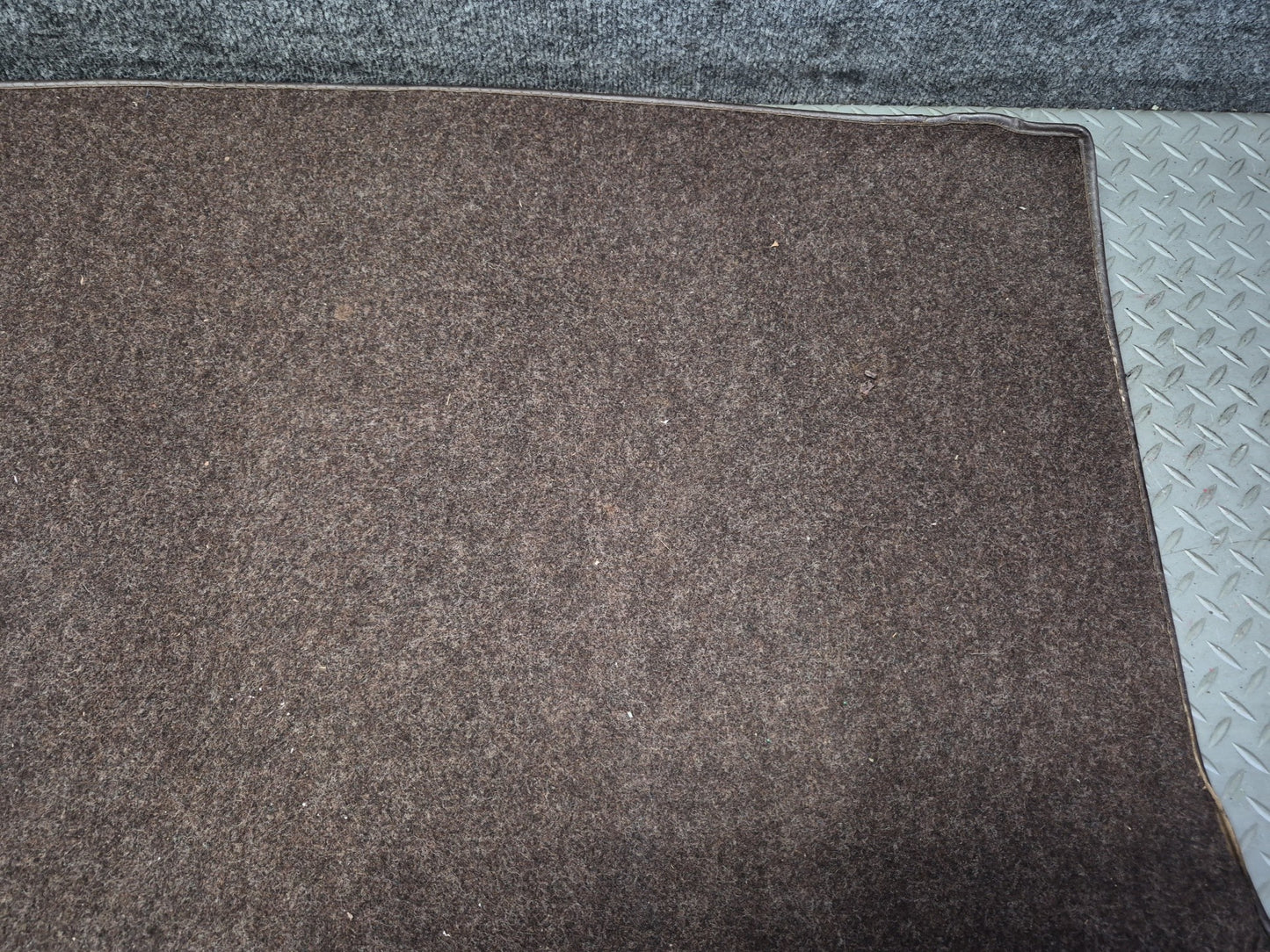 86-91 Mercedes W126 560SEL Sedan Rear Trunk Floor MAT Carpet Cover Brown Damaged