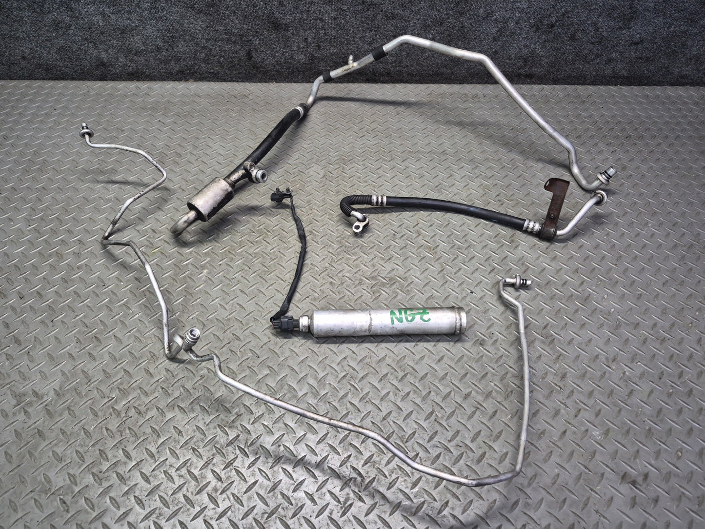 04-06 Nissan 350Z Convertible A/C Air Conditioning Hose Pipe Line Dryer Set OEM