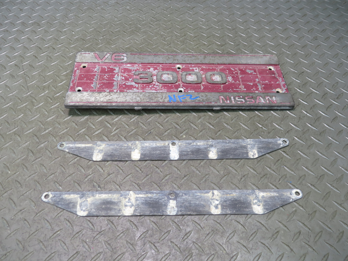 84-86 Nissan Z31 300ZX VG30E NON Turbo Engine Plate Cover w Mount Set OEM