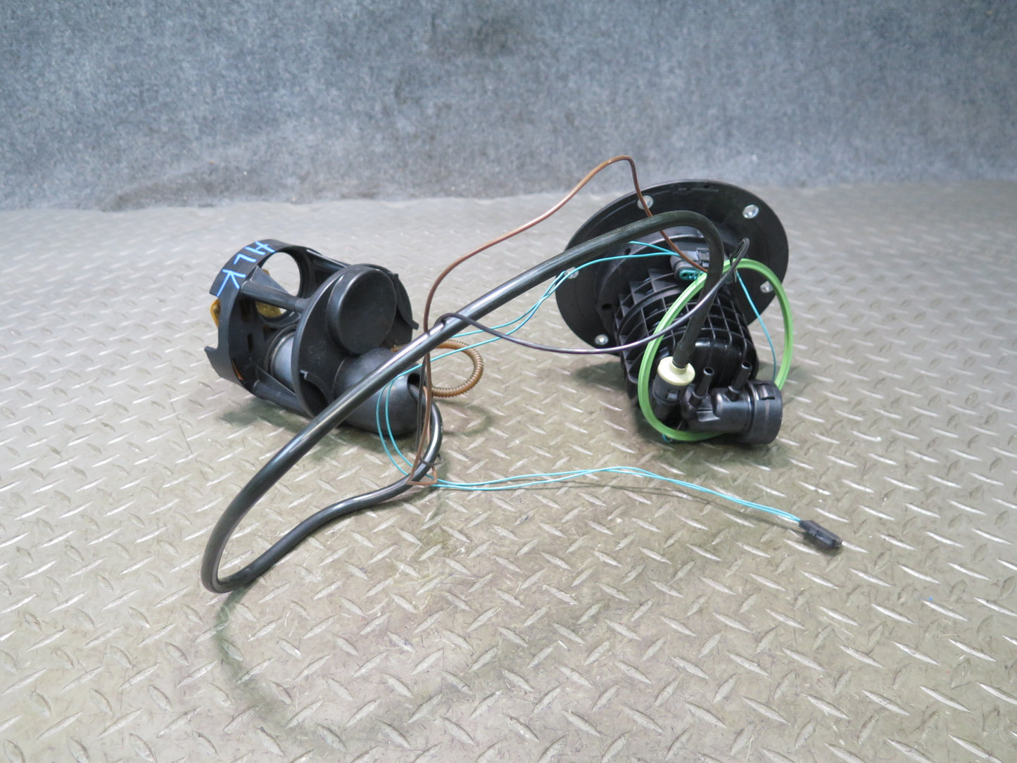 05-11 Mercedes R171 Slk-class Fuel Pump Level Sensor Sending Unit Set OEM