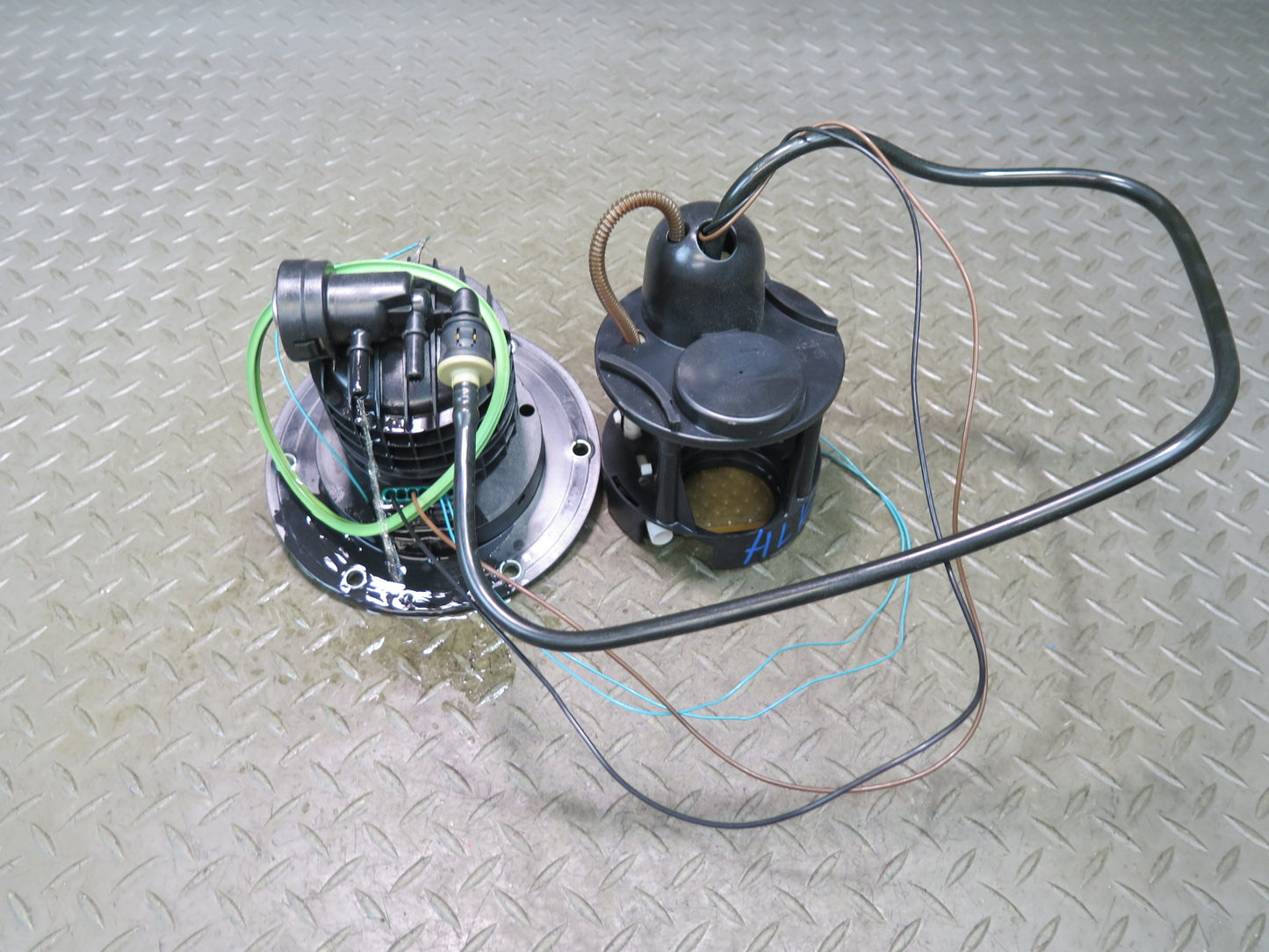05-11 Mercedes R171 Slk-class Fuel Pump Level Sensor Sending Unit Set OEM