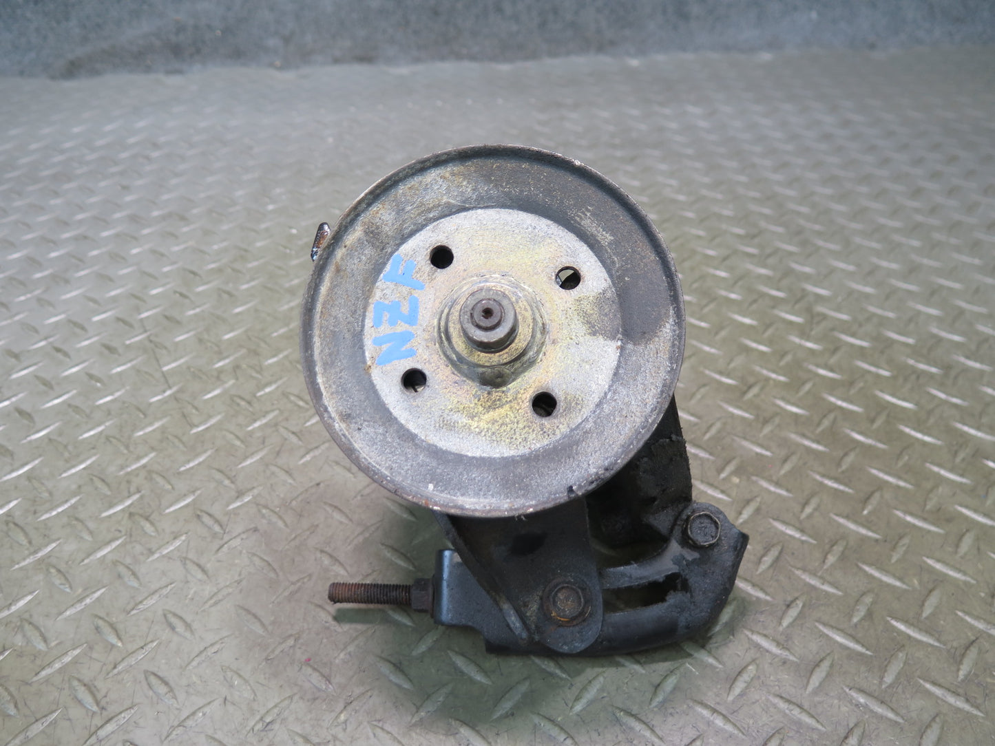 84-86 Nissan Z31 300ZX NA Power Steering Pump w Pulley OEM