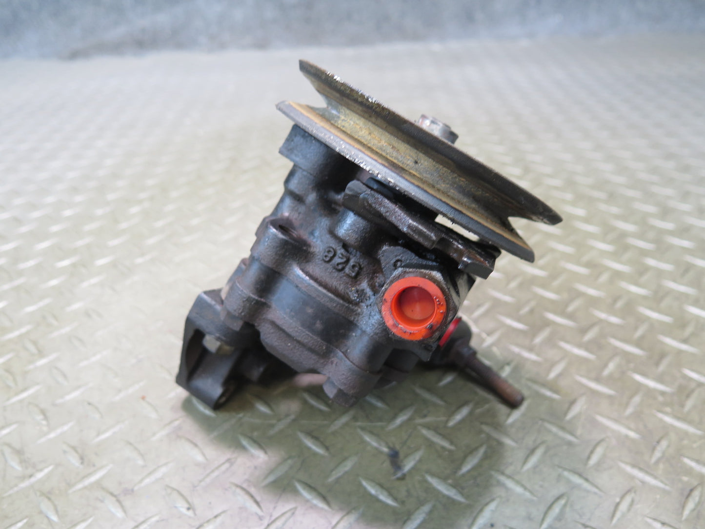 84-86 Nissan Z31 300ZX NA Power Steering Pump w Pulley OEM