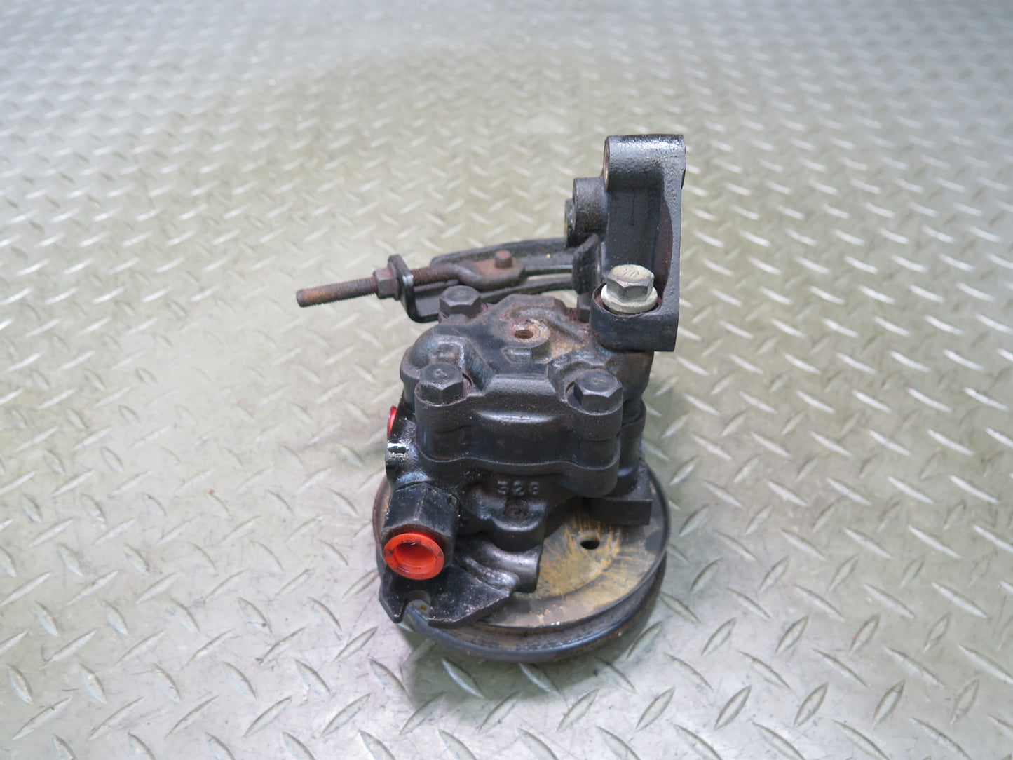 84-86 Nissan Z31 300ZX NA Power Steering Pump w Pulley OEM