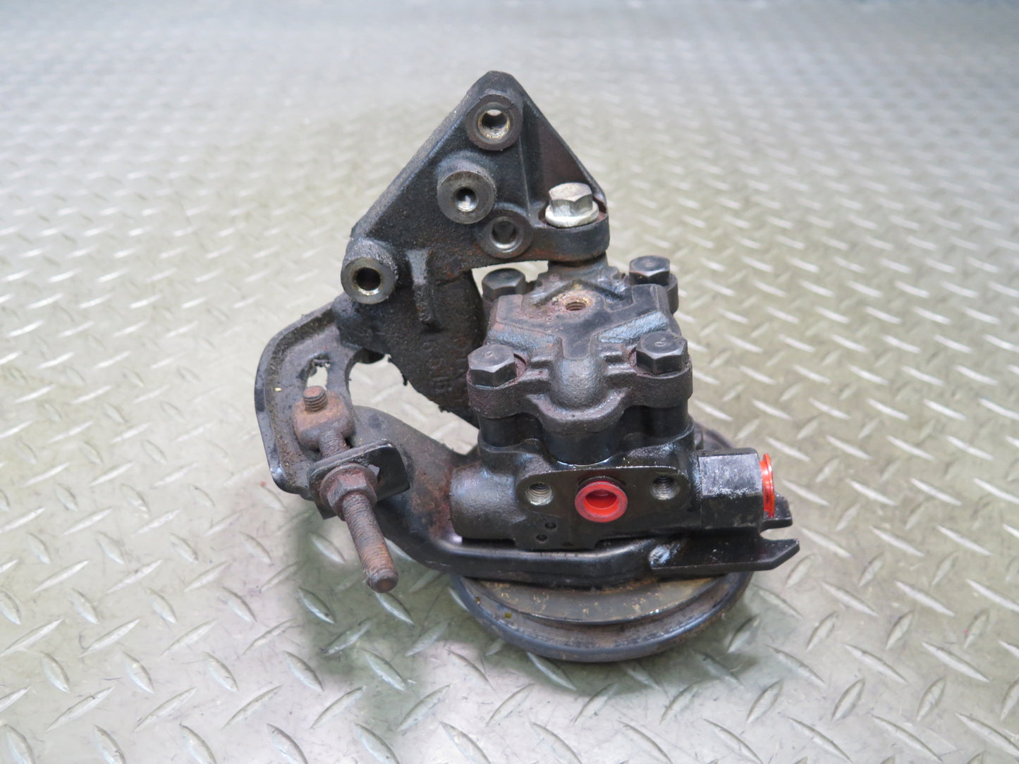 84-86 Nissan Z31 300ZX NA Power Steering Pump w Pulley OEM