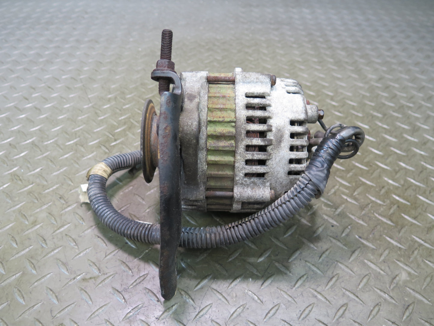 84-86 Nissan Z31 300ZX NA Engine Alternator Generator OEM