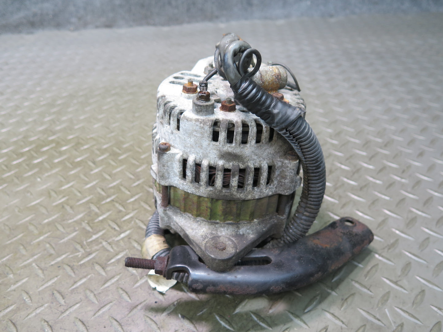 84-86 Nissan Z31 300ZX NA Engine Alternator Generator OEM