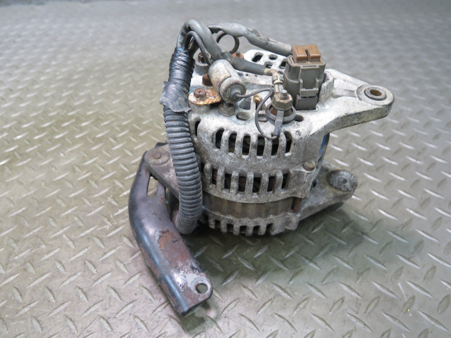 84-86 Nissan Z31 300ZX NA Engine Alternator Generator OEM